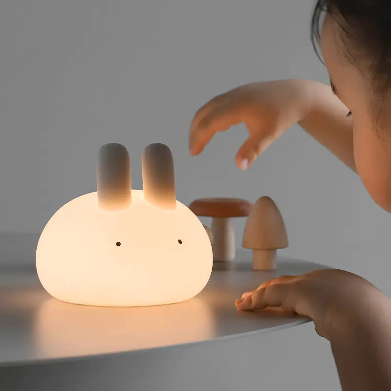 Bonita luz nocturna de silicona con forma de conejo para dormitorio (año del conejo)